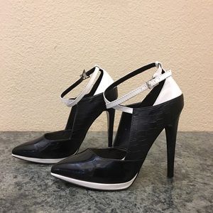 Black/white heels
